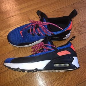 Nike Air Max Youth Size 6.5 Gently Worn